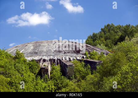 La Coupole, oder Coupole Helfaut-Wizernes, ist ein Deutscher Weltkrieg zwei unterirdische Bunker zu V-2-Raketen starten, in der Nähe von Saint Omer, Frankreich. Stockfoto