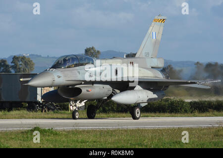 Griechische Luftwaffe F-16D Block 52 Rollen. Stockfoto