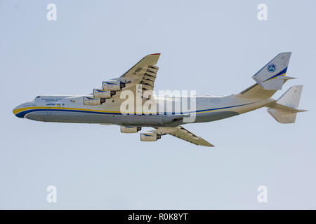 Größte Flugzeug der Welt, der Antonov AN-225 Mriya. Stockfoto