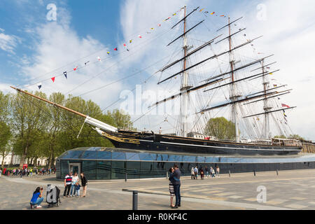 Die Clipper Ship Cutty Sark Auf der Greenwich Pier auf Canary Wharf, Greenwich, England Stockfoto