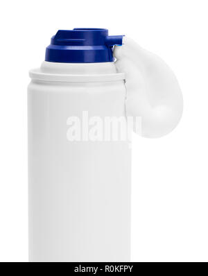 Nahaufnahme von kann mit Rasierschaum und Kopieren Raum isoliert auf Weiss. Stockfoto