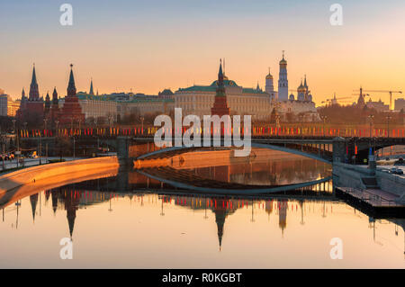 Der Moskauer Kreml bei Sonnenaufgang, Russland Stockfoto