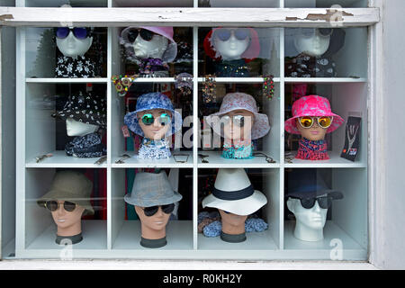 Mannequin head Display im Schaufenster Stockfoto