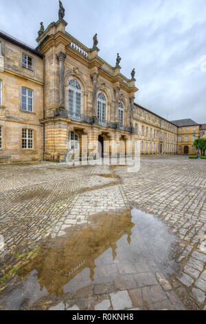 Bayreuth Neues Schloss - Neues Schloss Bayreuth mit Markgraf der Brunnen Stockfoto