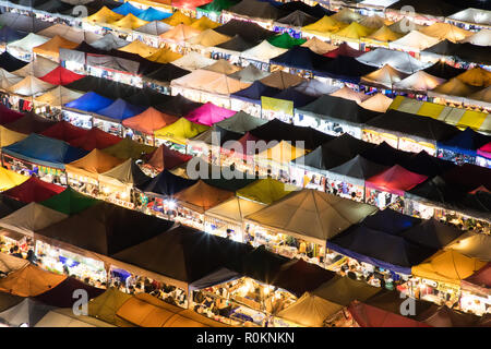 Ratchada Rot Fai Nacht Markt Stockfoto