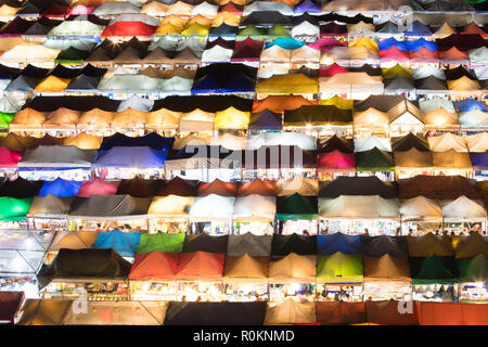 Ratchada Rot Fai Nacht Markt Stockfoto