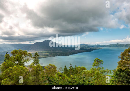 Blick auf See Danau Batur, Vulkan Mount Batur, Bali, Indonesien Stockfoto