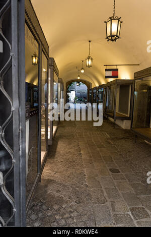 Through-House im historischen Zentrum der Stadt Salzburg, Österreich, 2018 Stockfoto