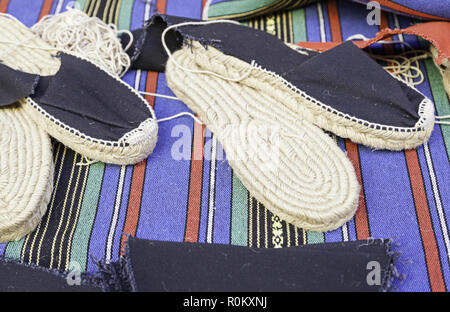 Spanisch Schuh handgemachten Schuh Detail eines typischen und Tradition, Herstellung Hand, Handwerk Stockfoto