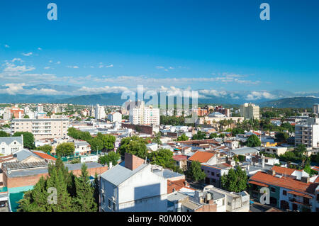 Schöne Stadt Salta im Norden Argentiniens Luftaufnahme von Seilbahn Stockfoto