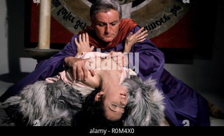 THE DEVIL RIDES OUT 1968 ABP/Hammer Filme Produktion mit Charles Gray Stockfoto