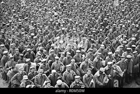 WW1: deutsche Kriegsgefangene während der Schlacht von Amiens im August 1918 aufgenommen. Foto: Kanada Archive. Stockfoto