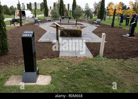 Die griechischen Grove Gedenkstätte im Bau an der National Memorial Arboretum, Großbritannien ist das ganze Jahr über nationale Ort der Erinnerung an Alrewas n Stockfoto