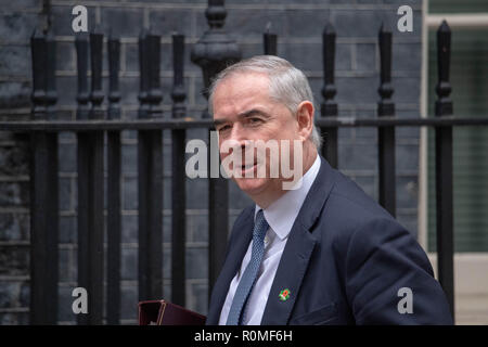 London, Großbritannien. 6. November 2018, Geoffrey Cox QC MP kommt an einer Kabinettssitzung in Downing Street 10, London, UK. Kredit Ian Davidson/Alamy leben Nachrichten Stockfoto