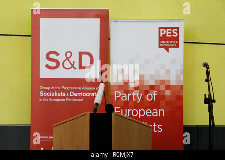 Brüssel, Belgien. Am 6. November 2018. Zeichen der S&D-Fraktion während der Sitzung im Europäischen Parlament. Alexandros Michailidis/Alamy leben Nachrichten Stockfoto