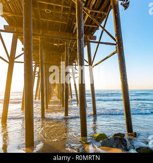 Sonnenuntergang im Oceanside Pier in San Diego, Kalifornien Stockfoto