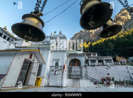 Sonnenaufgang am Gangotri Tempel Ghat - Uttrakhand Stockfoto