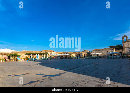 Marzamemi zählt zu den schönsten 20 Meer Dörfer Italiens. Marzamemi ist eine Gemeinde in der Provinz Syrakus, Sizilien. Italien. Stockfoto