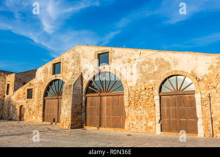 Marzamemi zählt zu den schönsten 20 Meer Dörfer Italiens. Marzamemi ist eine Gemeinde in der Provinz Syrakus, Sizilien. Italien. Stockfoto