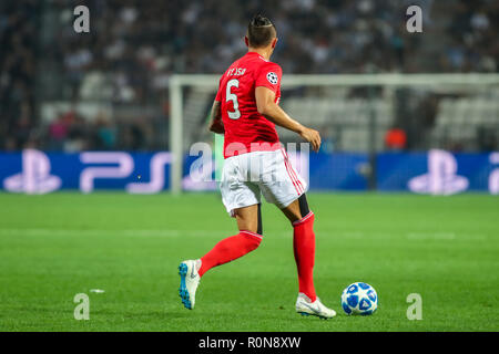 Thessaloniki, Griechenland - 29 August, 2018: die Spieler von Benfica Ljubomir Fejsa in Aktion während der UEFA Champions League Play-offs, 2. Bein PAOK vs FC Ben Stockfoto