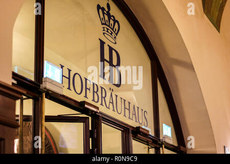 Eingang Hofbräuhaus, berühmten bierhalle, München, München, Deutschland, beer Brew House Stockfoto