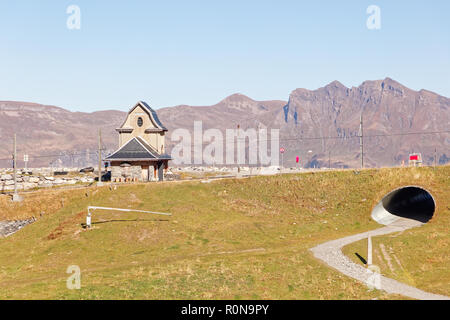 Bahnhof und Fallboden Fallboden Fallbodensee (See) am Fallboden, Jungfrau Region, Schweiz Stockfoto