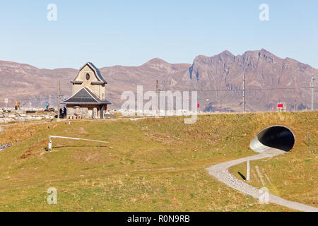 Bahnhof und Fallboden Fallboden Fallbodensee (See) am Fallboden, Jungfrau Region, Schweiz Stockfoto