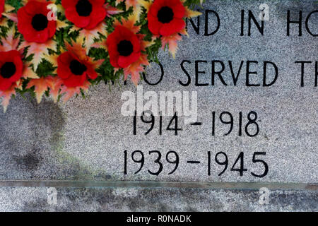 CHARLOTTETOWN, PE, KANADA - DEC. 8, 2017: Inschrift auf einer kanadischen War Memorial. Stockfoto