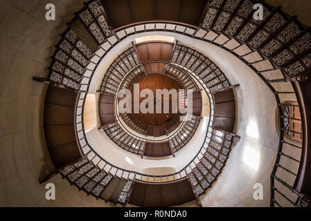 Eisentreppe im Turm des Jadgschloss Granitz, Binz, Insel Rügen, Deutschland Stockfoto