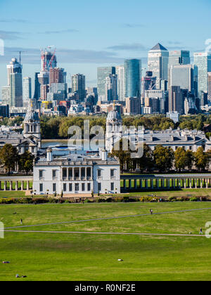 Blick vom Royal Observatory, von Canary Wharf, London Docklands, mit Queens House, und alte Royal Navel College, Greenwich, London, England. Uk, GB. Stockfoto