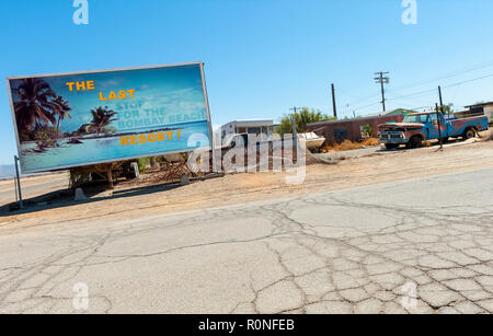 Hinweistafel auf dem Weg nach Bombay Beach, Kalifornien, USA Stockfoto