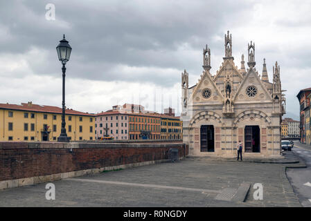 PISA, Italien - 29 Oktober, 2018: Chiesa di Santa Maria della Spina neben den Arno. Stockfoto