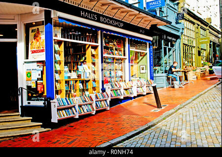 Buchladen und Café, Kapelle, Royal Tunbridge Wells, Kent, England Stockfoto