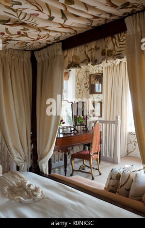 Himmelbett im Carlton Towers in Yorkshire. Stockfoto