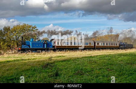 Spezielle Caledonian Railway Zug mit Motoren 419 & 828 & Caledonian Trainer an Bo'ness & Kinneil Railway Dampf Gala 2018 Bo'ness Falkirk Schottland Großbritannien Stockfoto