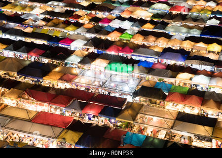 Ratchada Rot Fai Nacht Markt Stockfoto