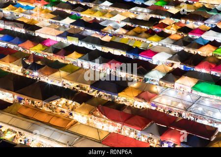 Ratchada Rot Fai Nacht Markt Stockfoto