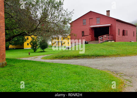 Scheunen am Hancock Shaker Village Museum in der Nähe von Pittsfield MA, USA Stockfoto