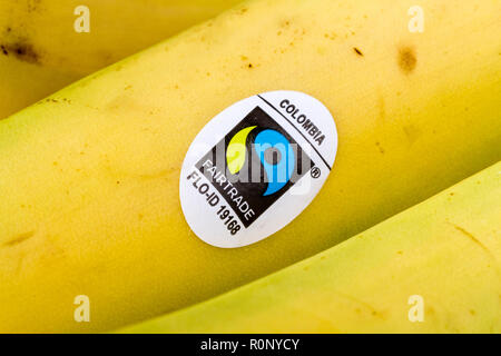 Fairtrade Aufkleber Aufkleber auf Kolumbianische Bananen, Nahaufnahme Stockfoto
