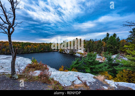 Herbst auf dem Lake Minnewaska State Park, New York Stockfoto