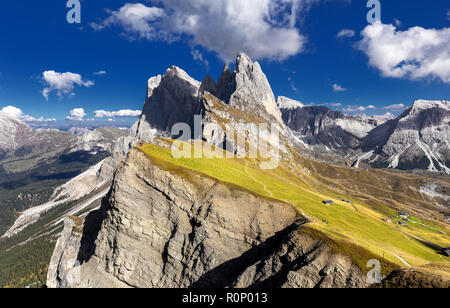 Gruppo delle Geisler, Ansicht von Seceda. Naturpark Puez-Geisler massiv in Dolomiten, Italien, Südtirol, Alpen, Alto Adige, Val Gardena, Geislergruppe Stockfoto