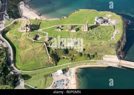 Schloss und Tynemouth Priory, North Tyneside, 2017. Schöpfer: Historisches England Fotograf. Stockfoto