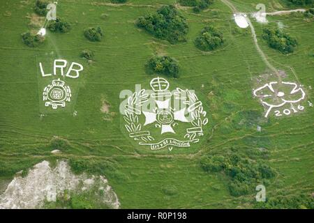 Chalk militärische Abzeichen, Fovant, Wiltshire, 2016. Schöpfer: Historisches England Fotograf. Stockfoto