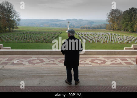 November 4, 2018: Picardie, Frankreich. Thiepval Gedenkstätte von Lutyens erinnert an 73.000 Britische und französische vermissten Soldaten von der Somme Schlacht ausgelegt Stockfoto