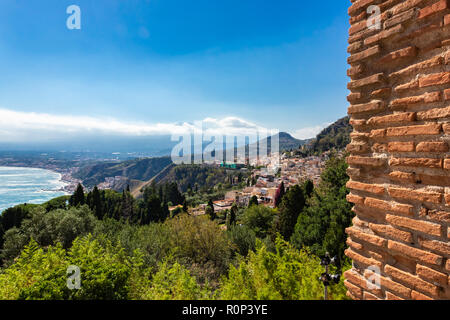 Taormina. Taormina ist das Reiseziel in Sizilien seit dem 19. Jahrhundert. Taormina, Sizilien, Italien. Stockfoto