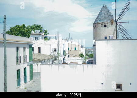 Windmühle in der Altstadt von Palma de Mallorca, Spanien. Stockfoto