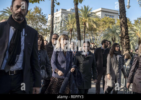 November 6, 2018 - Barcelona, Katalonien, Spanien - Neus Lloveras gesehen wird bei der Ankunft im TSCJ.. Miquel Buch, aktuelle katalanische Innenminister und Neus Lloveras, Bürgermeister von Vilanova i la GeltrÃº, Barcelona, haben bezeugt vor dem Kammergericht von Katalonien (TSJC) für die Unterstützung der kommunalen Körperschaften, die Sie über während der Katalanischen Referendum auf. 1. Oktober (Credit Bild: © Paco Freire/SOPA Bilder über ZUMA Kabel unter dem Vorsitz) Stockfoto