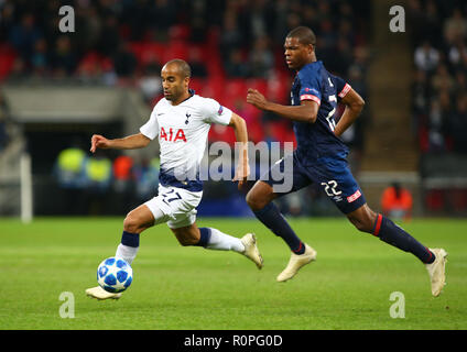 London, England, 06. November 2018. Tottenham Hotspur ist Serge Aurier während der Champions League Gruppe B zwischen den Tottenham Hotspur und PSV Eindhoven im Wembley Stadion, London, England, 06. Nov 2018. Kredit Aktion Foto Sport FA Premier League und der Football League Bilder unterliegen dem DataCo Lizenz. Redaktionelle Verwendung nur. Kein Print Sales. Keine persönlichen Gebrauch. Keine unbezahlten Einsatz Credit: Aktion Foto Sport/Alamy leben Nachrichten Stockfoto