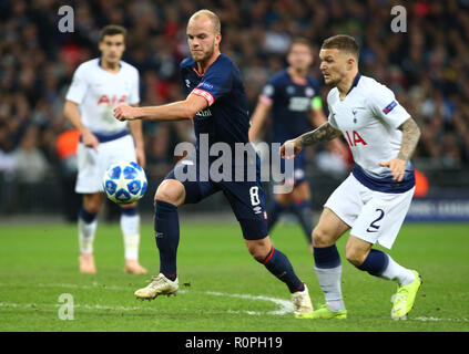 London, England, 06. November 2018. Jorrit Hendrix von PSV Eindhoven während der Champions League Gruppe B zwischen den Tottenham Hotspur und PSV Eindhoven im Wembley Stadion, London, England, 06. Nov 2018. Kredit Aktion Foto Sport FA Premier League und der Football League Bilder unterliegen dem DataCo Lizenz. Redaktionelle Verwendung nur. Kein Print Sales. Keine persönlichen Gebrauch. Keine unbezahlten Einsatz Credit: Aktion Foto Sport/Alamy leben Nachrichten Stockfoto