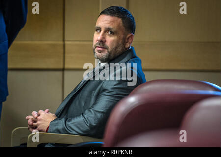 Oktober 1, 2018 - Fort Lauderdale (Florida, USA), 10/01/2018 - Pablo Ibar beim Start des neuen Versuch heute, Montag, 1. Oktober 2018, in Broward County Courthouse in Fort Lauderdale, Florida. EFE/Giorgio Viera/POOL Credit: Sonne-hinweissymbol/ZUMA Draht/Alamy leben Nachrichten Stockfoto